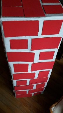 Comment faire une cheminée en carton pour Noël ? cheminee noel en carton 12