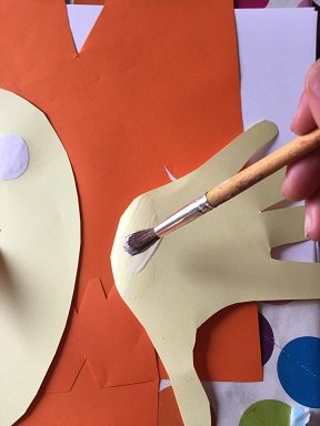 Poussin de Pâques facile : bricolage découpage et collage poussin avec papier decoupe 3