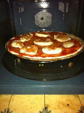 Faire une pizza pepperoni mozzarella maison pizza pepperoni mozzarella 17