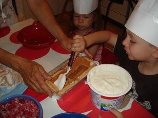La charlotte aux fraises: La recette en images et vidéo recette charlotte aux fraises 7