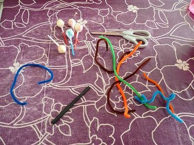 Comment fabriquer des sucettes araignées pour Halloween