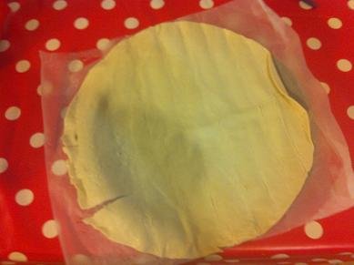 Pizza reine avec pâte feuilletée