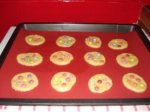 Recette de Noël : Les petits sablés aux Smarties recette gateau sable smarties 12