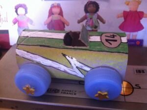 voiture-avec-rouleau-de-papier-toilette-1_595