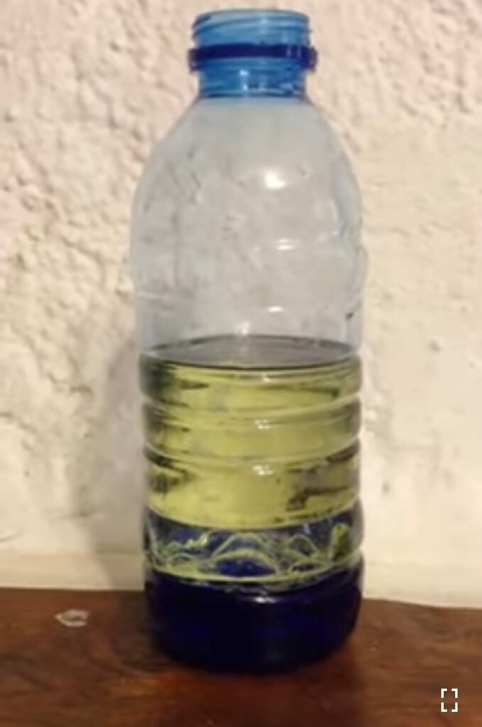 Expérience pour enfants : Lampe à lave en éruption