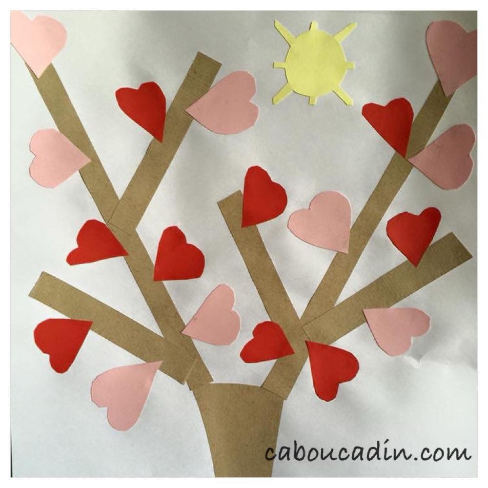 Idée Bricolage Printanier : Un Arbre avec des Feuilles en Forme de Cœur arbre avec coeurs papier 7