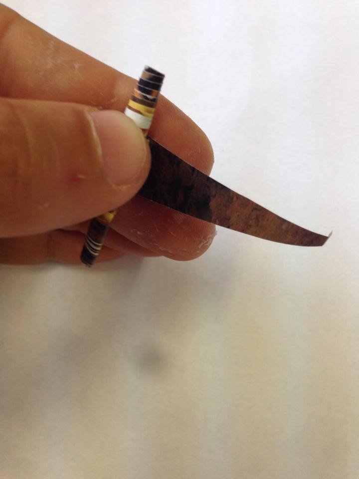 Fabrique ton collier ou bracelet en perles de papier recyclé collier perles feuille magazine 3