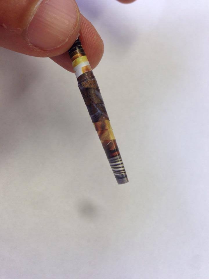 Fabrique ton collier ou bracelet en perles de papier recyclé collier perles feuille magazine 4