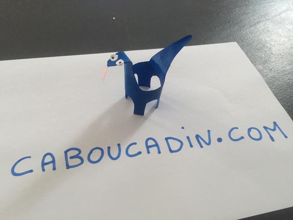 dinausore avec rouleau carton 4