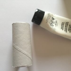 Fabrique tes Monstres d'Halloween avec des rouleaux en carton de papier toilette Fabrique tes Monstres d'Halloween avec des rouleaux en carton de papier toilette